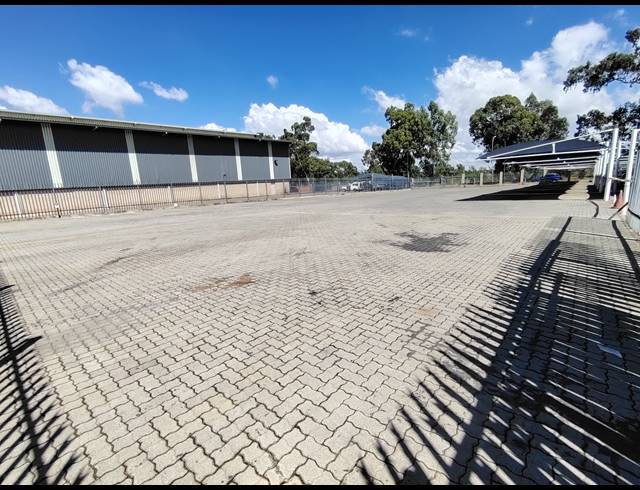 1,969M² INDUSTRIAL YARD TO LET IN DRIEHOEK